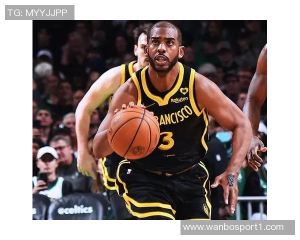 克莱空切未能命中半空篮引发争议疑似遭对手推搡不满摊手抗议