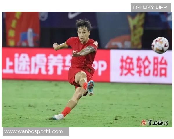 神奇扑救！王大雷在第18分钟成功挡住叶楚贵的近距离头球射门