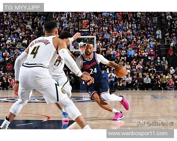 鲍威尔表现出色三分精准罚球稳定助力球队争胜